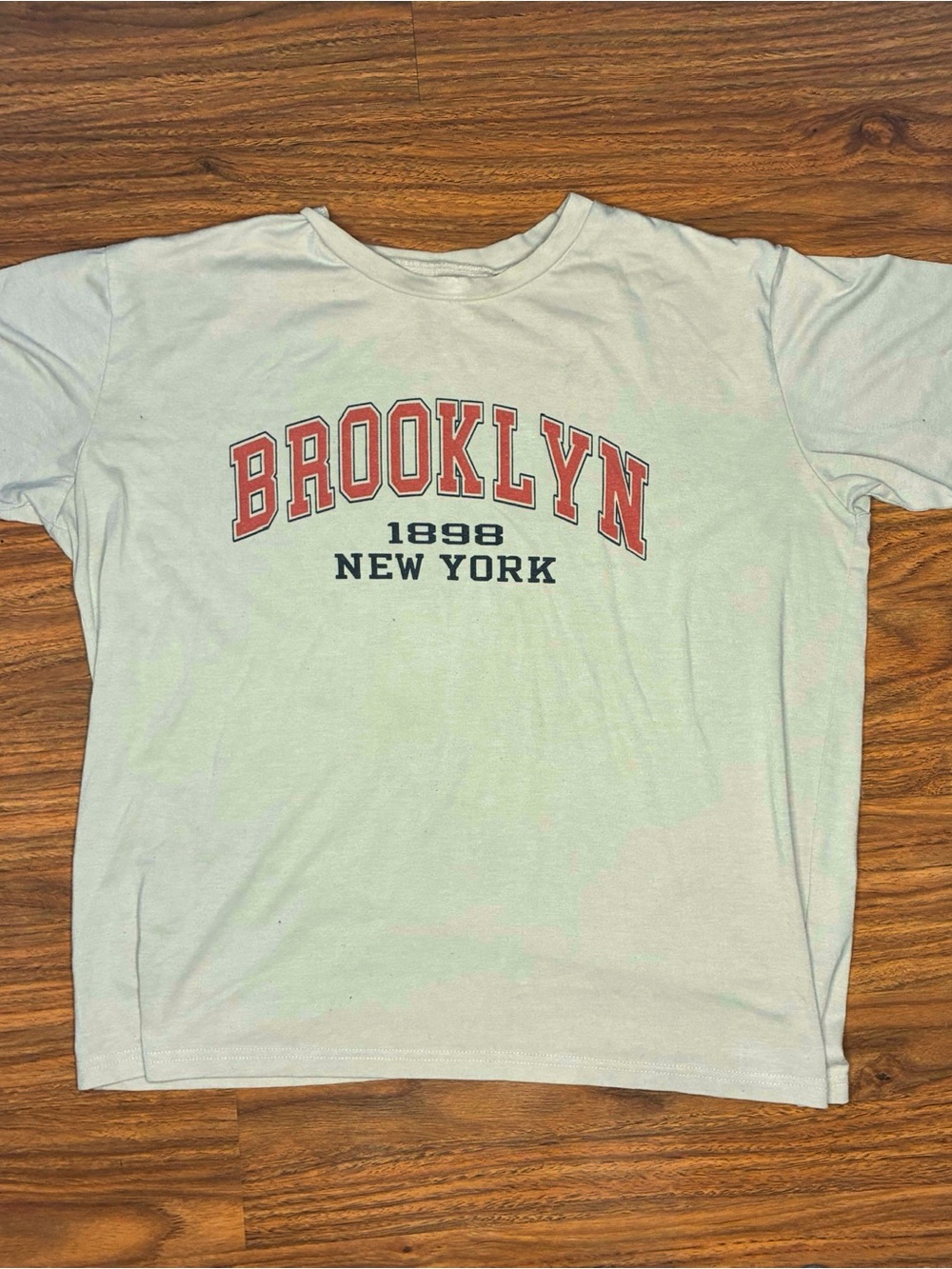 Men’s small cropped Brooklyn 1898 New York vintage graphic tee